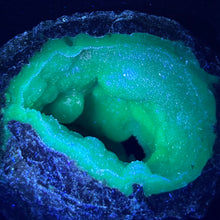 Load image into Gallery viewer, Soft Deep Blue Chamber Dugway Geode - Double Openings