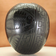 Load image into Gallery viewer, Mata Ortiz Pottery - Señor Eli Ortiz - 3 Black Veiled Fishes