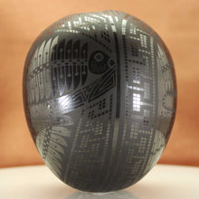 Load image into Gallery viewer, Mata Ortiz Pottery - Señor Eli Ortiz - 3 Black Veiled Fishes