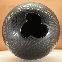 Load image into Gallery viewer, Mata Ortiz Pottery - Señor Eli Ortiz - 3 Black Veiled Fishes