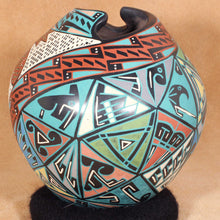 Load image into Gallery viewer, Memo and Aracely Valero - Beaded Lizard - Mata Ortiz Pottery
