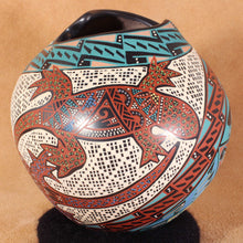 Load image into Gallery viewer, Memo and Aracely Valero - Beaded Lizard - Mata Ortiz Pottery