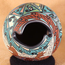 Load image into Gallery viewer, Memo and Aracely Valero - Beaded Lizard - Mata Ortiz Pottery