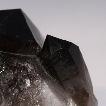 Load image into Gallery viewer, Closeup of point