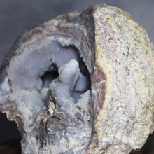 Load image into Gallery viewer, Rich Blue Dugway Geode - See Through Chamber