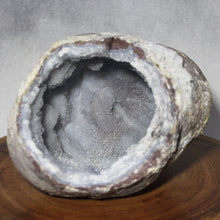 Load image into Gallery viewer, Blue Deep Chamber Dugway Geode - Green Fluorescense