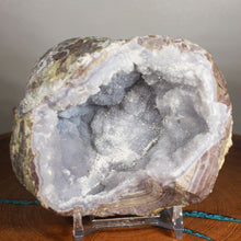 Load image into Gallery viewer, Soft Deep Blue Chamber Dugway Geode - Green Fluorescense