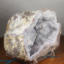 Load image into Gallery viewer, Soft Deep Blue Chamber Dugway Geode - Green Fluorescense