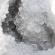 Load image into Gallery viewer, light Blue Dugway Geode w/ Deep Chasm