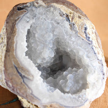 Load image into Gallery viewer, light Blue Dugway Geode w/ Deep Chasm