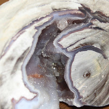 Load image into Gallery viewer, Blue Dugway Geode Vertical Open Chamber