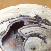 Load image into Gallery viewer, Blue Dugway Geode Vertical Open Chamber