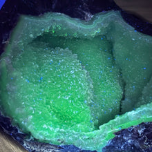 Load image into Gallery viewer, Rich Blue Dugway Geode - Bowl Chamber