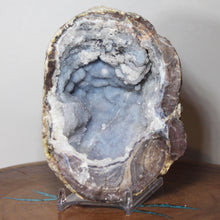 Load image into Gallery viewer, Blue Deep Long Chambered Dugway Geode - Green Fluorescense