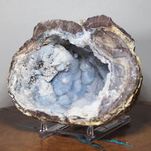 Load image into Gallery viewer, Blue Deep Long Chambered Dugway Geode - Green Fluorescense