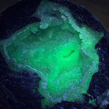 Load image into Gallery viewer, Blue Dugway Geode w/ Stand