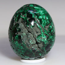 Load image into Gallery viewer, Malachite Crystal Egg - Rich Fissures