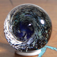 Load image into Gallery viewer, Artist Kevin O'Grady: Brilliant Silver Glass Borosilicate 1.37" Sphere Marble