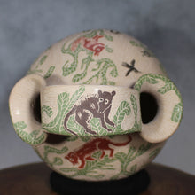 Load image into Gallery viewer, Señor Beto Reyes - Wedding Vase - Mata Ortiz Pottery