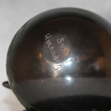 Load image into Gallery viewer, Signature of Susan Hernandez Mata Ortiz Pottery Elegant Sitting Bird