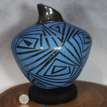 Load image into Gallery viewer, Señor NA Hernandez - Blue on Black - Mata Ortiz Pottery