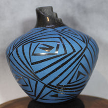 Load image into Gallery viewer, Señor NA Hernandez - Blue on Black - Mata Ortiz Pottery