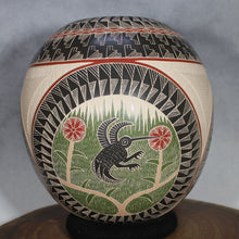 Load image into Gallery viewer, Señor Eleuterio Piña - Feeding Hummingbirds - Mexican Mata Ortiz Pottery