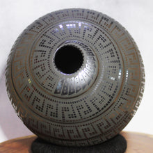Load image into Gallery viewer, Señor Eli Ortiz - Beehive Pottery - Mata Ortiz Original