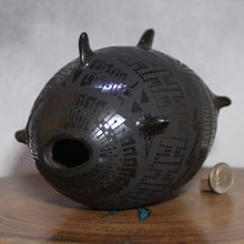 Load image into Gallery viewer, Mata Ortiz Pottery - Master Artist Eli Ortiz - Black Swimming Fish