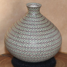 Load image into Gallery viewer, Elvira Bugarini Cota Mata Ortiz Pottery