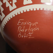 Load image into Gallery viewer, Mata Ortiz Pottery - Artist Señor Enrique Ortiz - Traditional Designs