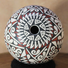 Load image into Gallery viewer, Señor Gerardo Mora Teña - Diminuitive Folk Art - Mata Ortiz Mexican