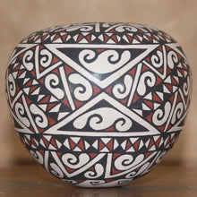 Load image into Gallery viewer, Señor Gerardo Mora Teña - Petite Folk Art - Mata Ortiz Mexican