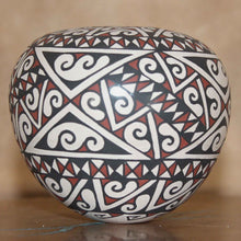 Load image into Gallery viewer, Señor Gerardo Mora Teña - Petite Folk Art - Mata Ortiz Mexican