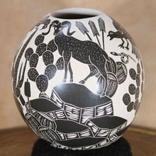 Load image into Gallery viewer, Señor Hilario Quezada Jr. - Chihuahua Nature Scene - Mata Ortiz Mexican