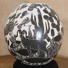 Load image into Gallery viewer, Señor Hilario Quezada Jr. - Chihuahua Nature Scene - Mata Ortiz Mexican