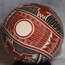 Load image into Gallery viewer, Underside Double spout Mata Ortiz Wedding Vessel