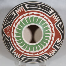 Load image into Gallery viewer, Top view Señor Humberto Piña Mata Ortiz Pottery