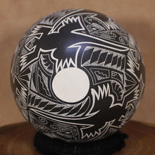 Load image into Gallery viewer, Señor Humberto Piña - Double Spout Vase - Interlocking Lizards - Mata Ortiz Pottery