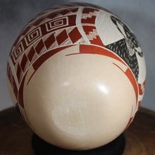 Load image into Gallery viewer, Señor Jonathon Villa - Etched Rams - Mata Ortiz Pottery