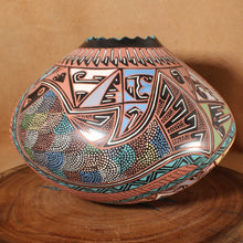 Load image into Gallery viewer, Señor & Señora Valero - Vase of Dreams - Mata Ortiz Pottery