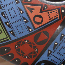 Load image into Gallery viewer, Mata Ortiz Pottery - Señor Oscar G. Quezada - Vibrant Southwest Colors