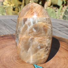 Load image into Gallery viewer, Moonstone Adularescent Effect Crystal Mineral