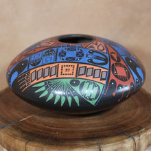 Load image into Gallery viewer, Mata Ortiz Pottery - Señor Oscar G. Quezada - Southwest Low Profile