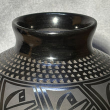 Load image into Gallery viewer, Black Mata Ortiz Pottery - Ms. Tomasa Mora - Ancient Paquime Design