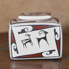 Load image into Gallery viewer, Ms. Rosy Mora - Primitive Animal Effects - Mata Ortiz Pottery