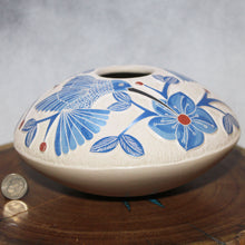 Load image into Gallery viewer, Mata Ortiz Pottery - Married Team of Artists - Vibrant Blue Hummingbirds