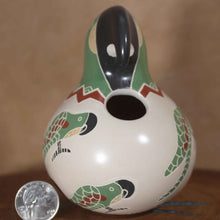 Load image into Gallery viewer, Señor Vidal Corona - Macaw y Amigos - Mata Ortiz Figure