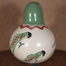 Load image into Gallery viewer, Señor Vidal Corona - Macaw y Amigos - Mata Ortiz Figure
