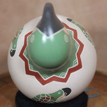 Load image into Gallery viewer, Señor Vidal Corona - Macaw y Amigos - Mata Ortiz Figure